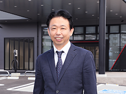 南蔵王店 店長 神原 弘行